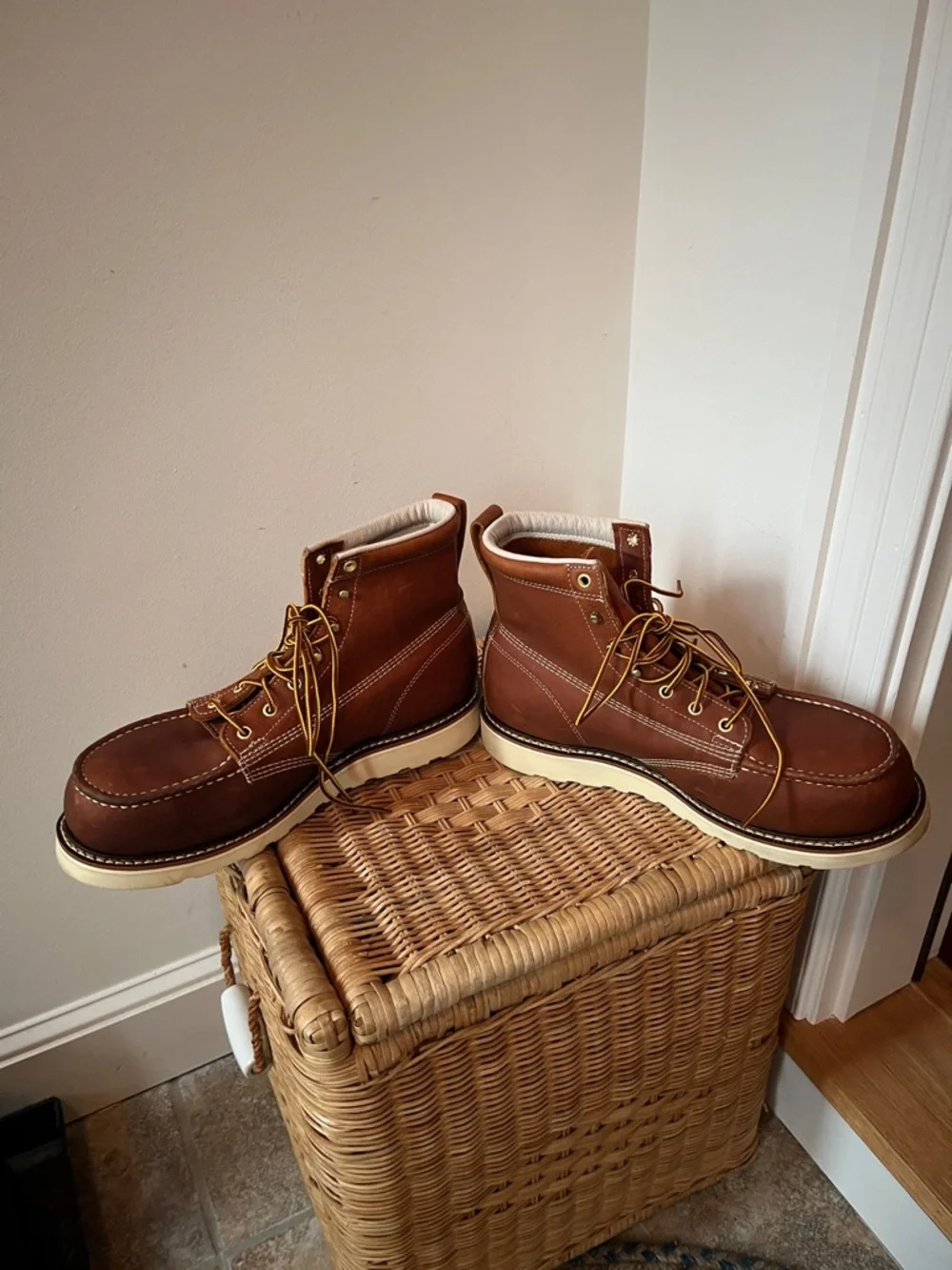 Thorogood 6” Steel Toe Wedge Sole Boot Size 10 D NWT